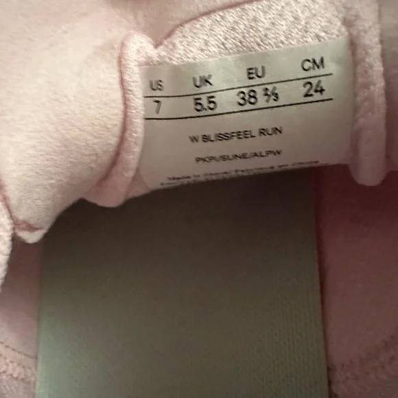 Lululemon Women's Pink Athletic Shoes Size 7 - Picture 3 of 5